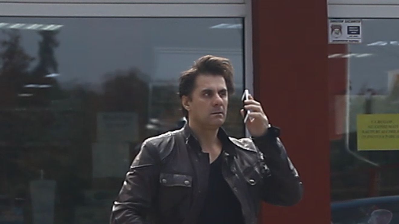 Ca boierii aia mari! Un ravnit burlac de la noi si-a luat argat, sa-i care plasele!