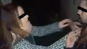 Gestul acestor eleve a lăsat pe toată lumea fără cuvinte! Au luat la bătaie o colegă pe care au încercat să o dezbrace în faţa camerei: „Dacă ţipi, te calc în picioare...“