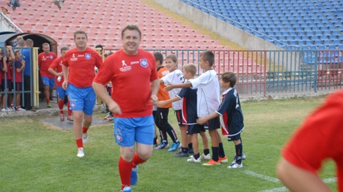 A MURIT un mare fotbalist român. A făcut infarct la 40 de ani!