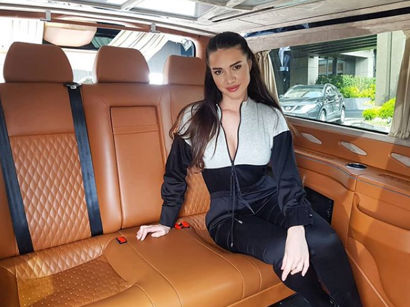 Otilia Bilionera, primele declaraţii după ce a fost cerută în căsătorie: „Nu a venit în genunchi…”