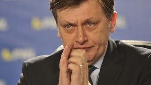 "Crin Antonescu este in capcana unor strategi"! Cine i-a spus asta presedintelui PNL