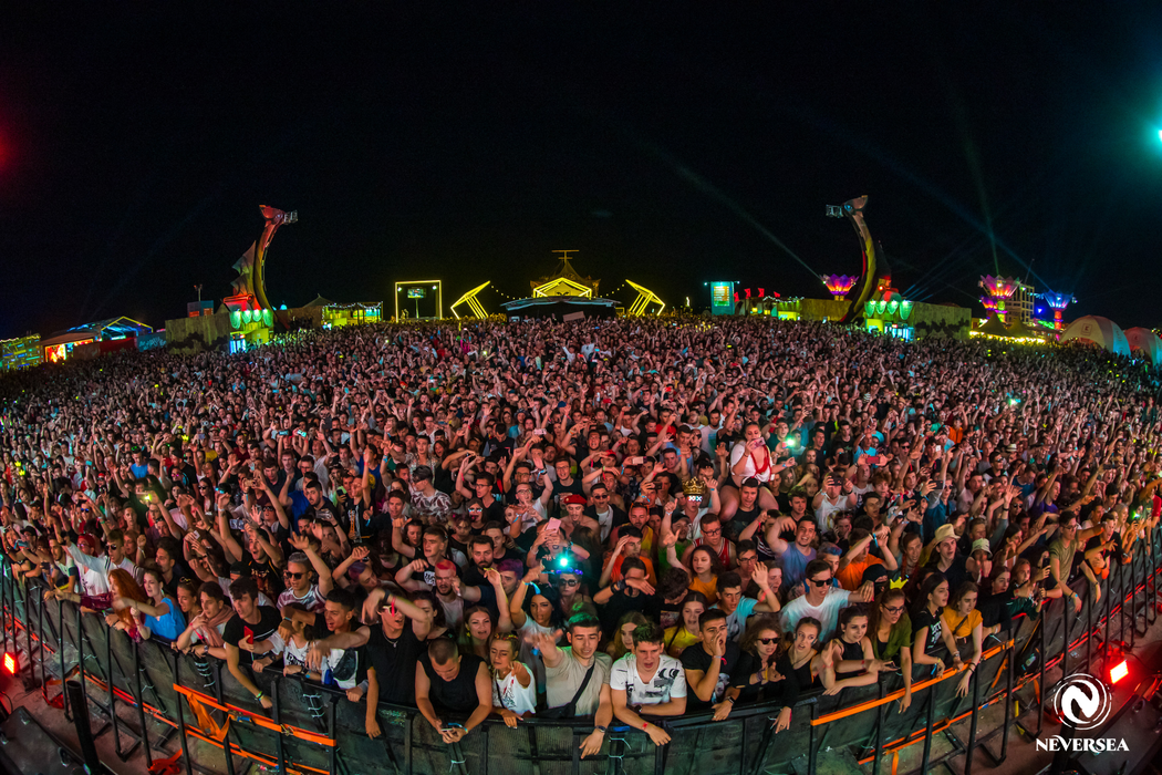 În cele patru zile de festival s-au strâns peste 240.000 de participanți