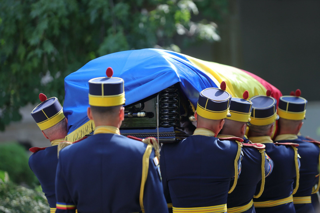 Cât a costat înmormântarea lui Ion Iliescu? 7.000 euro dintr-un foc doar pe sicriu și dric