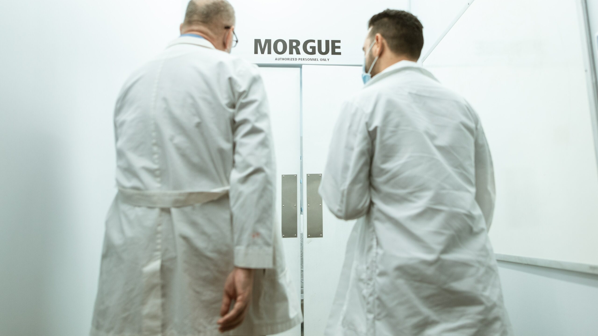 Poveste halucinantă! Un bărbat ar fi revenit la viaţă după 45 de minute: "Am stat închis într-un sac mortuar"