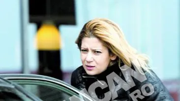 Amalia Enache a provocat un accident din neatentie. A facut ravagii in parcarea Pro-ului