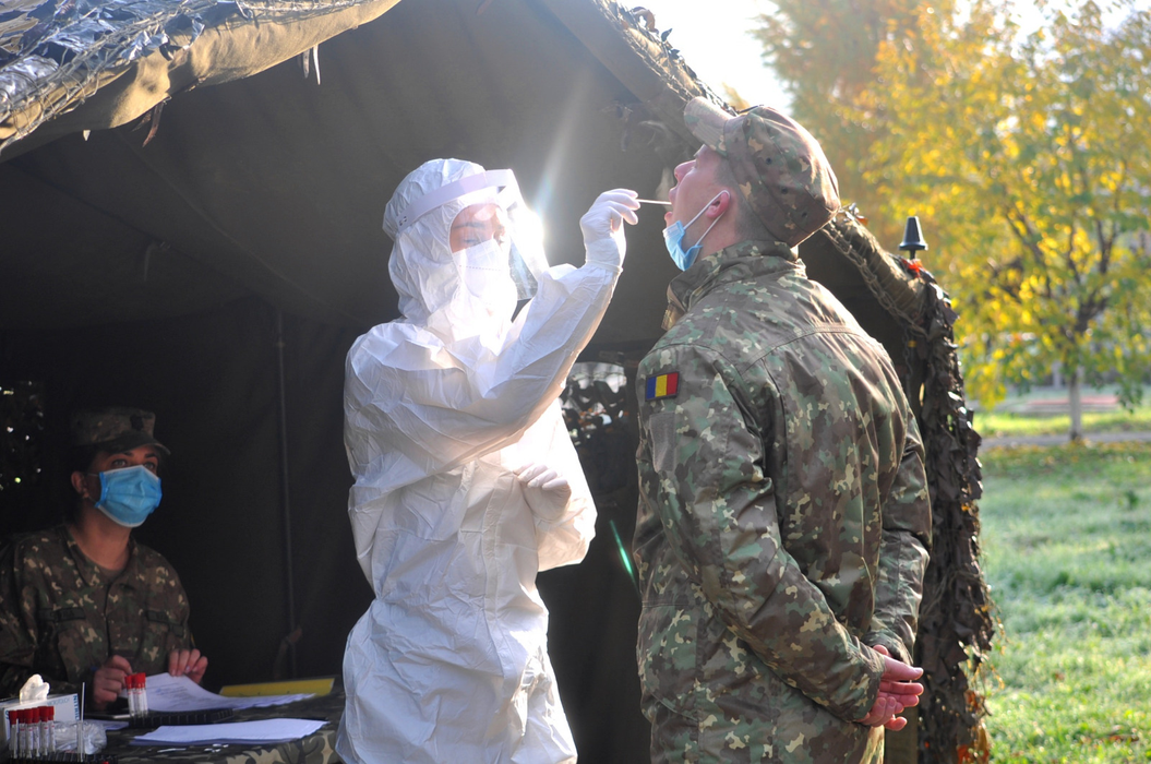 Armata română se implică în vaccinarea populației. MApN a anunțat unde va fi ținut vaccinul anti-COVID, după ce ajunge în țară