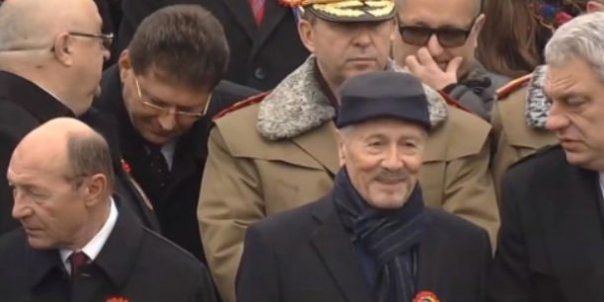 Traian Băsescu a oferit imaginea zilei! Cu cine a venit la paradă