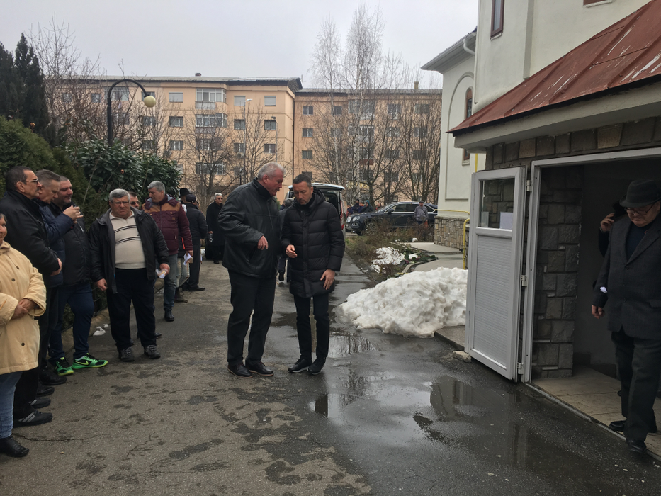 Laurențiu Reghecampf și-a înmormântat, marți, tatăl. Familia și prietenii au fost alături de celebrul antrenor