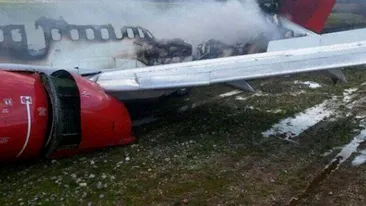 Un avion plin cu pasageri a luat foc!