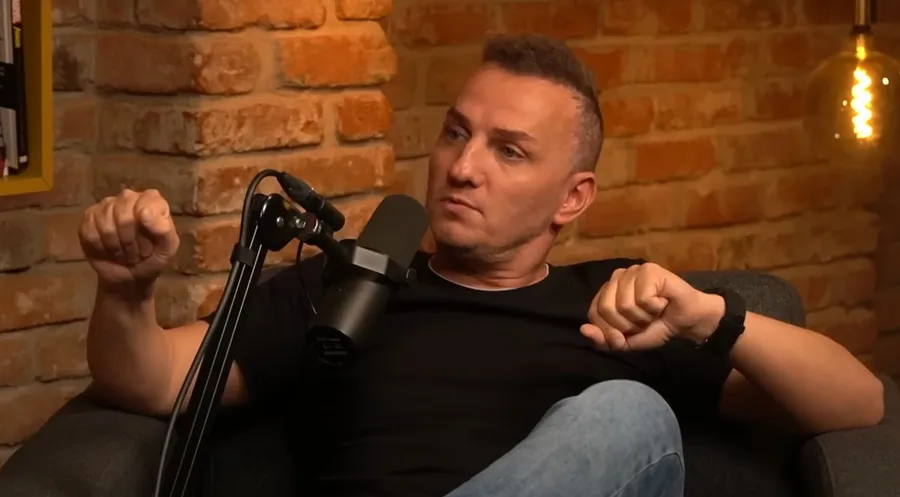 Fabulos! Ce cadou a primit Mihai Trăistariu de la miri, după ce a cântat la o nuntă în Dăbuleni: „Ne-am făcut plinul”