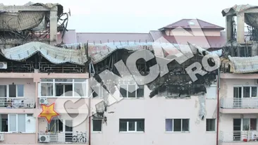 Dimensiunile reale ale dezastrului de la blocul distrus de foc! Imagini uluitoare realizate de fotoreporterii CANCAN.ro, de la inaltime!