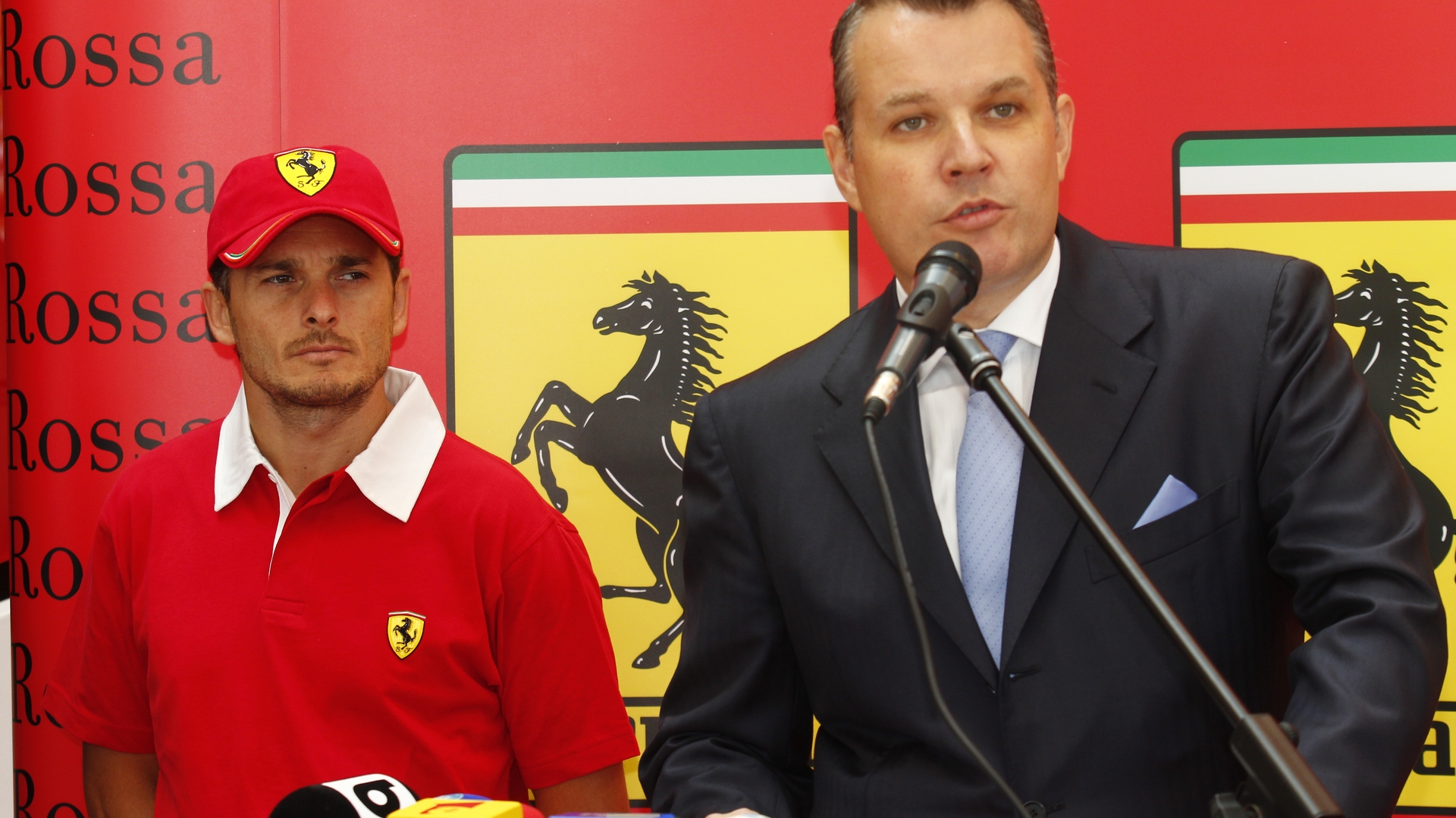 Întâlnirea secretă de la Maranello dintre premierul României şi… Cum a ajuns ”puşculiţa” PSD să pună mâna pe mega-afacerea Ferrari. Totul a fost negociat politic!