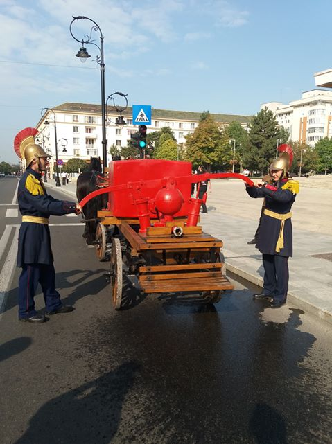 Primarul din Calopăr a devenit vedetă de Ziua Pompierilor