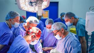 Performanțe deosebite în transplantul hepatic de la donator viu, la Spitalul Clinic SANADOR