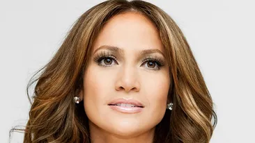 Jennifer Lopez a oprit circulatia feroviara cand a aparut asa in gara! Toata lumea a ramas blocata cand a vazut-o