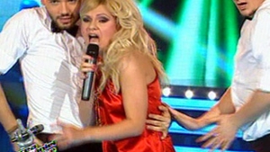Show total la "Vocea Romaniei", cu barbati pe tocuri! Loredana: "Cred ca ar trebui sa incercati si voi, Smiley si Moga!"