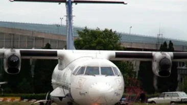 Un avion este blocat pe Aeroportul Otopeni de mai bine de 4 ore!