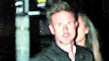 Disperata sa nu fie fotografiata, bruneta lui Arquette si-a sucit glezna