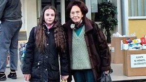 În ce mizerie trăiesc Adriana Iliescu și Eliza! Cum arată apartamentul din Drumul Taberei al celei mai bătrâne mame din România