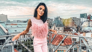 Adelina Pestrițu a cedat în fața criticilor dure făcute de un internaut! Reacția vedetei nu a trecut neobservată de unii dintre fani