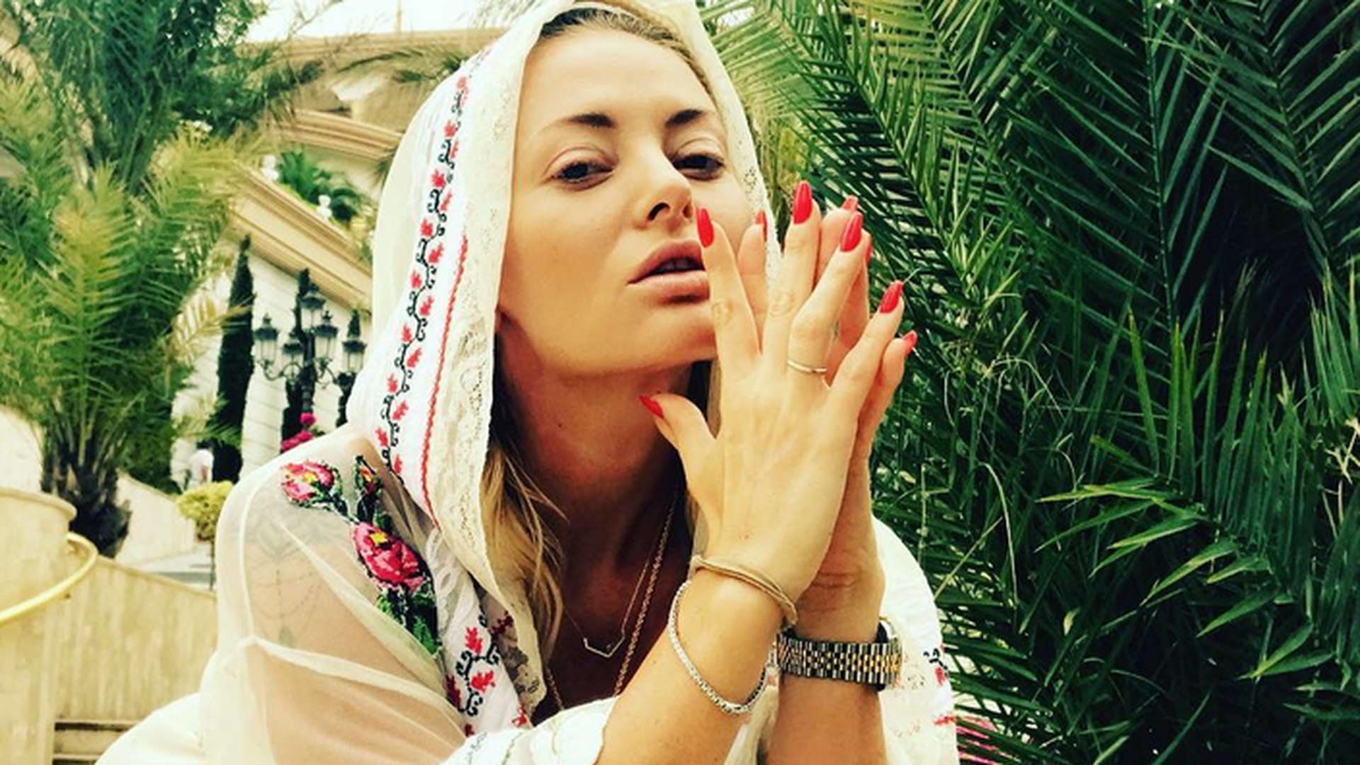 Cum s-a îmbrăcat Delia pentru întâlnirea cu Gianluca Vacchi! Vedeta a arătat tuturor, după ce DJ-ul a părăsit România