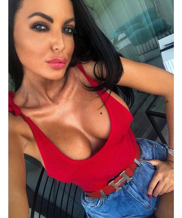 Raluca ”Bombardiera”, fosta iubită a lui Victor Slav