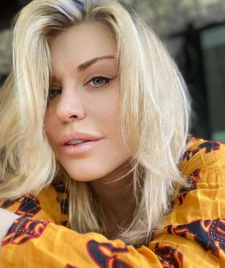 Loredana Groza a stârnit valuri de controverse, după publicarea unei fotografii. Internauții au pus-o la zis că este mult prea operată: „Nu mai semeni deloc…”