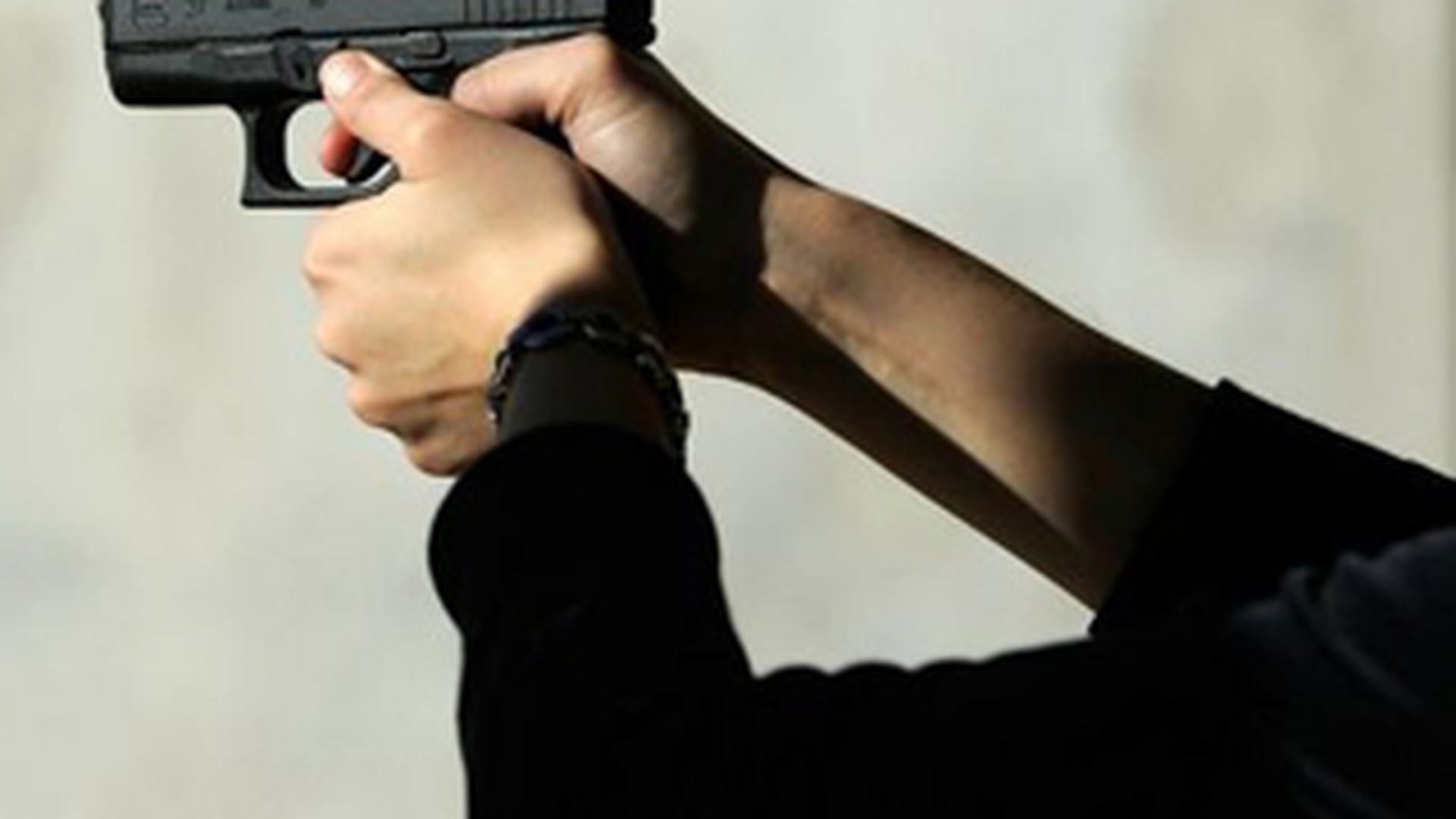 Fara cuvinte! Rafuiala cu focuri de arma in zona Garii de Nord! Un barbat a fost ranit