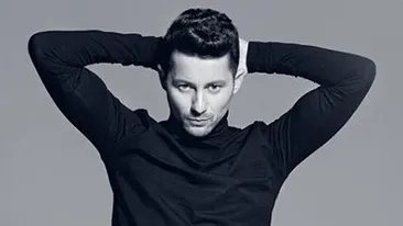 Nici nu s-a întors bine din vacanţa că Adrian Sînă s-a şi pus pe treabă! A lansat un nou single!