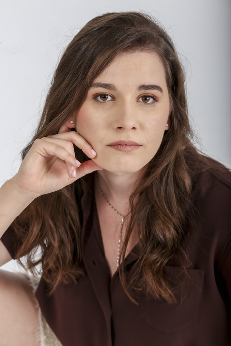Kira Hagi, Bebe Cotimanis și Carmen Ionescu sunt doar câteva dintre numele distribuției serialului "Lia: soția soțului meu", difuzat la Antena 1 din data de 12 ianuarie