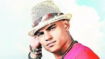 Dupa colaborarile cu Nicole Scherzinger si Pitbull, Mohombi canta pentru Celia