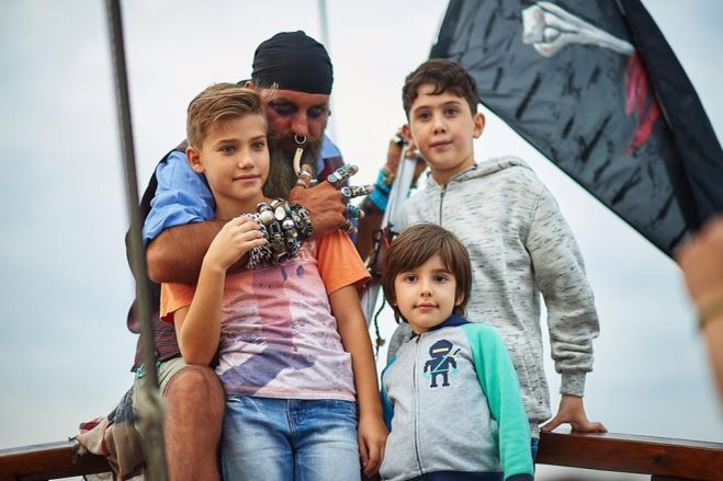 Un copil de 10 ani din Medgidia, cel mai frumos băiat din lume! Mario Fabian Busuioc a fost premiat la concursul Little Mister United World, Grecia 2017