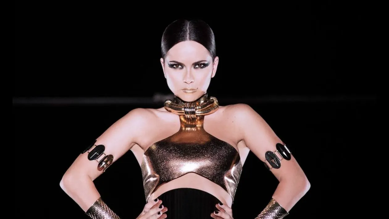 Inna, schimbare radicală de look! N-o mai recunoști pe stradă