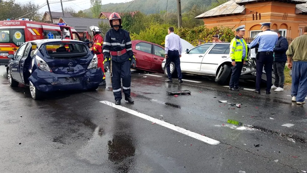 Accident grav pe DN7, în Argeș! Un om a murit, alte trei persoane au fost rănite VIDEO