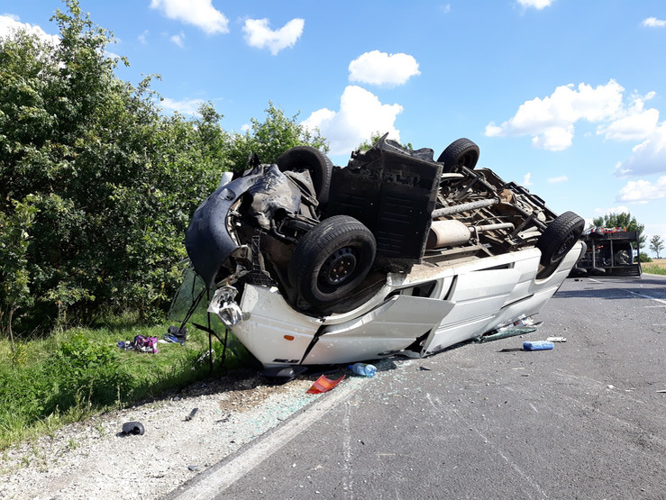 Un nou accident grav cu două autovehiule din România s-a produs în Ungaria. Zece persoane au ajuns la spital