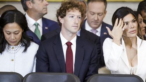 Momentul viral în timpul învestiturii lui Trump: Mark Zuckerberg este surprins uitându-se la logodnica lui Jeff Bezos