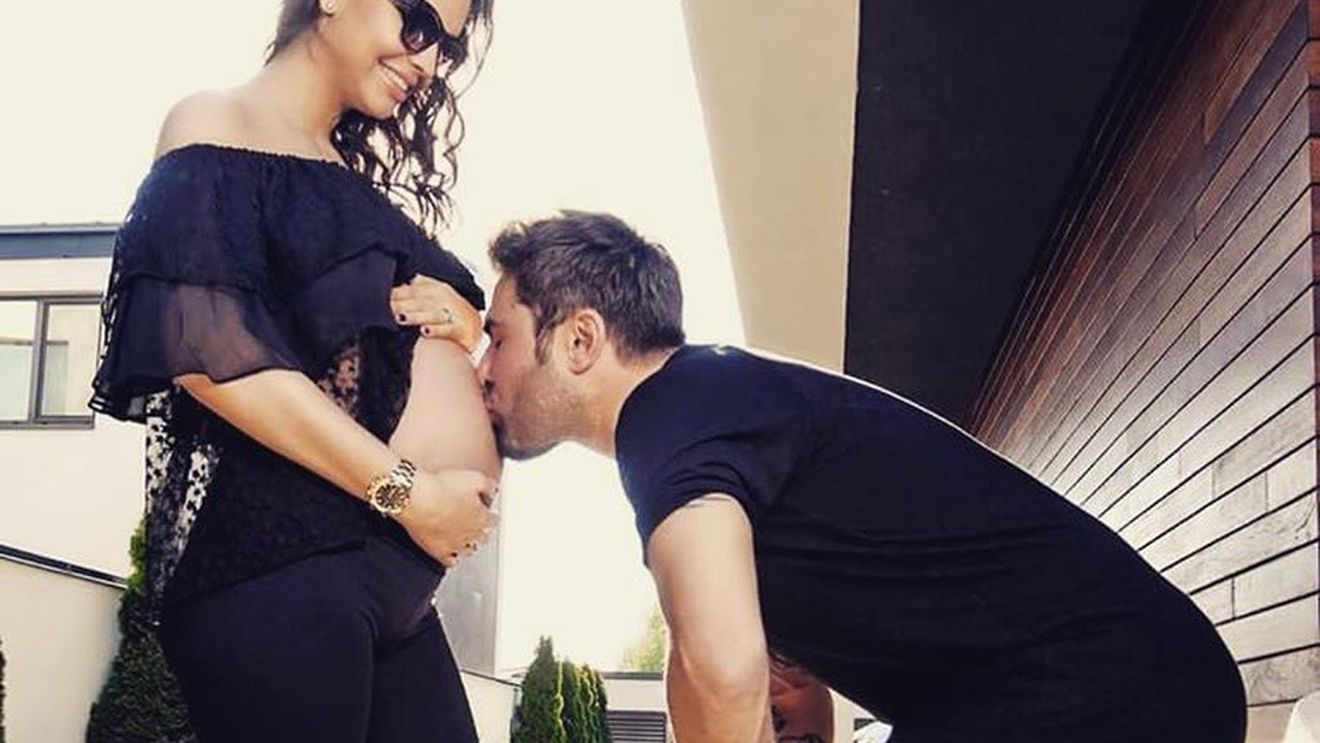 Ce a apărut pe conturile lui ADRIAN MUTU şi al SANDREI BACHICI, după ce s-a aflat că au devenit părinţi!