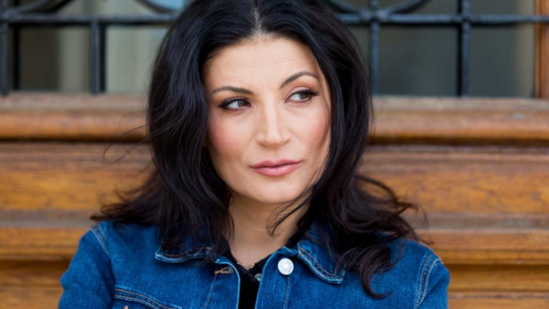 Ioana Ginghină: ”Gândeşte-te că noi nu mai vorbim de atâta timp”