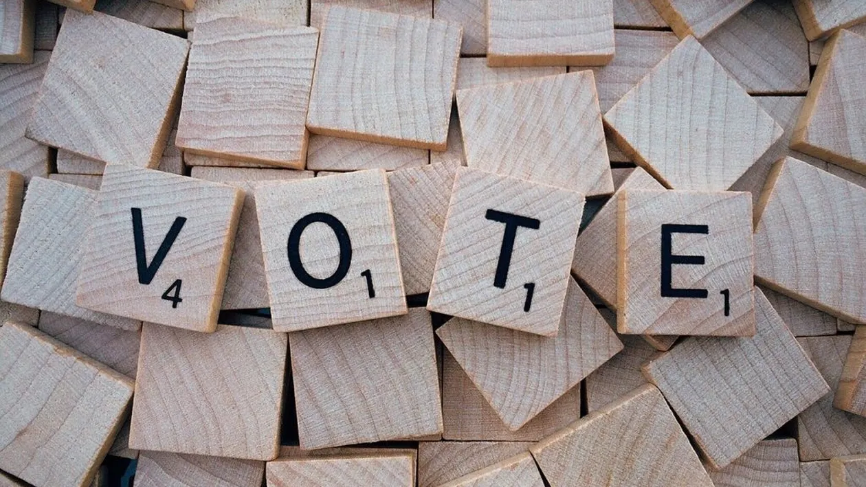 Mai mulți brașoveni nu au putut să voteaze pentru că barmanul din sat le-a „sechestrat” buletinele