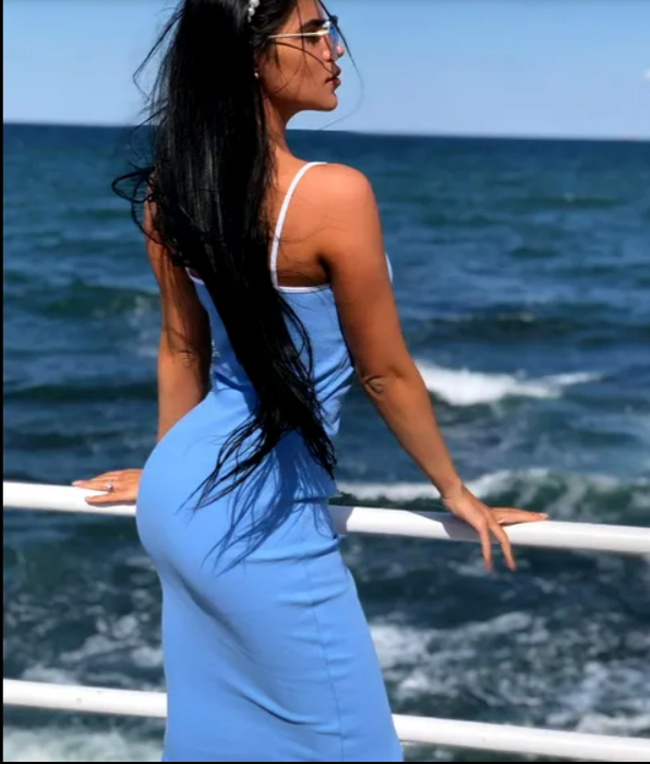 Imagini fierbinți cu iubita lui Andrei Cordea, cel mai în formă jucător al roș-albaștrilor. Cum arată Georgiana, bomba-sexy a mijlocașului | GALERIE FOTO