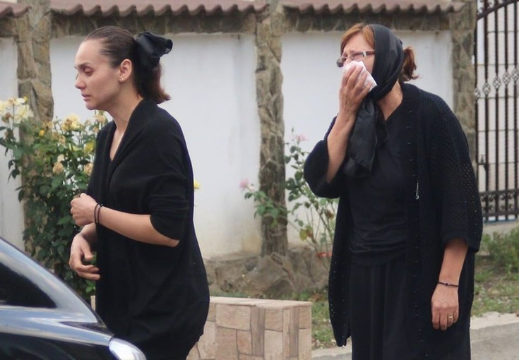 Scandal între mama Denisei şi iubitul acesteia! Femeia este revoltată:“De ce s-a instalat bărbatul ăsta în casa fiicei mele”