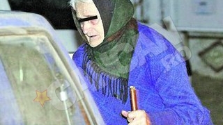 Maicuta Sebastiana de la Manastirea Tariceni este acuzata ca a lasat o batrana pe drumuri. Terorizata de stareta cu gemeni