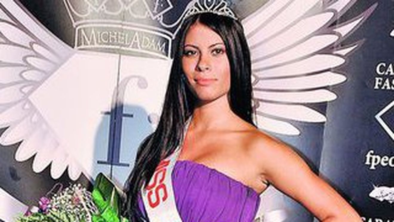 Ea este "Miss CANCAN 2011"