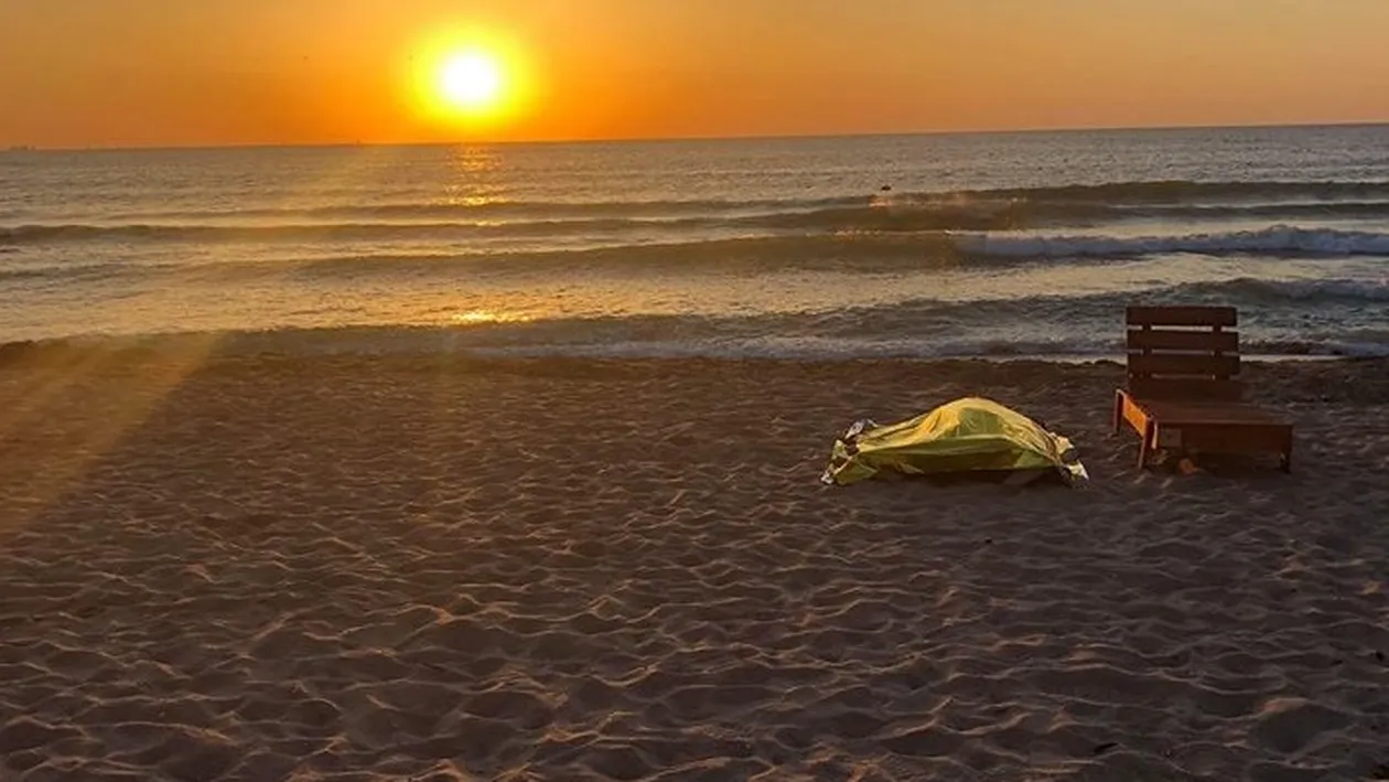 Descoperire macabră pe o plajă din Eforie Nord! Trupul unui tânăr de 17 ani înecat, adus la mal de valuri