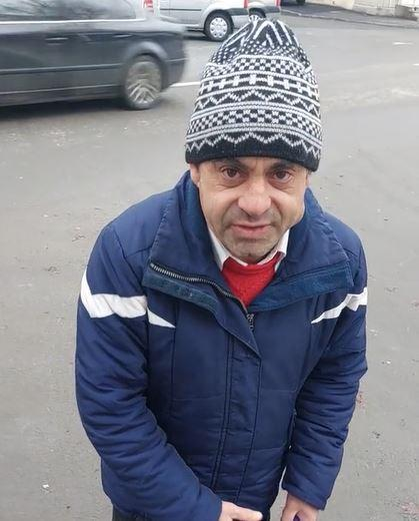 Îți mai aduci aminte de Nicușor de la Brăila? Ce face în prezent bărbatul care cerșea în Piața Mare, în urmă cu câțiva ani
