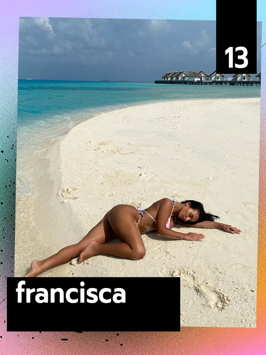 Aloooo, Anna Lesko, Inna, Francisca… TOP sexy-vedete care s-au jucat cu fundulețul în nisip!