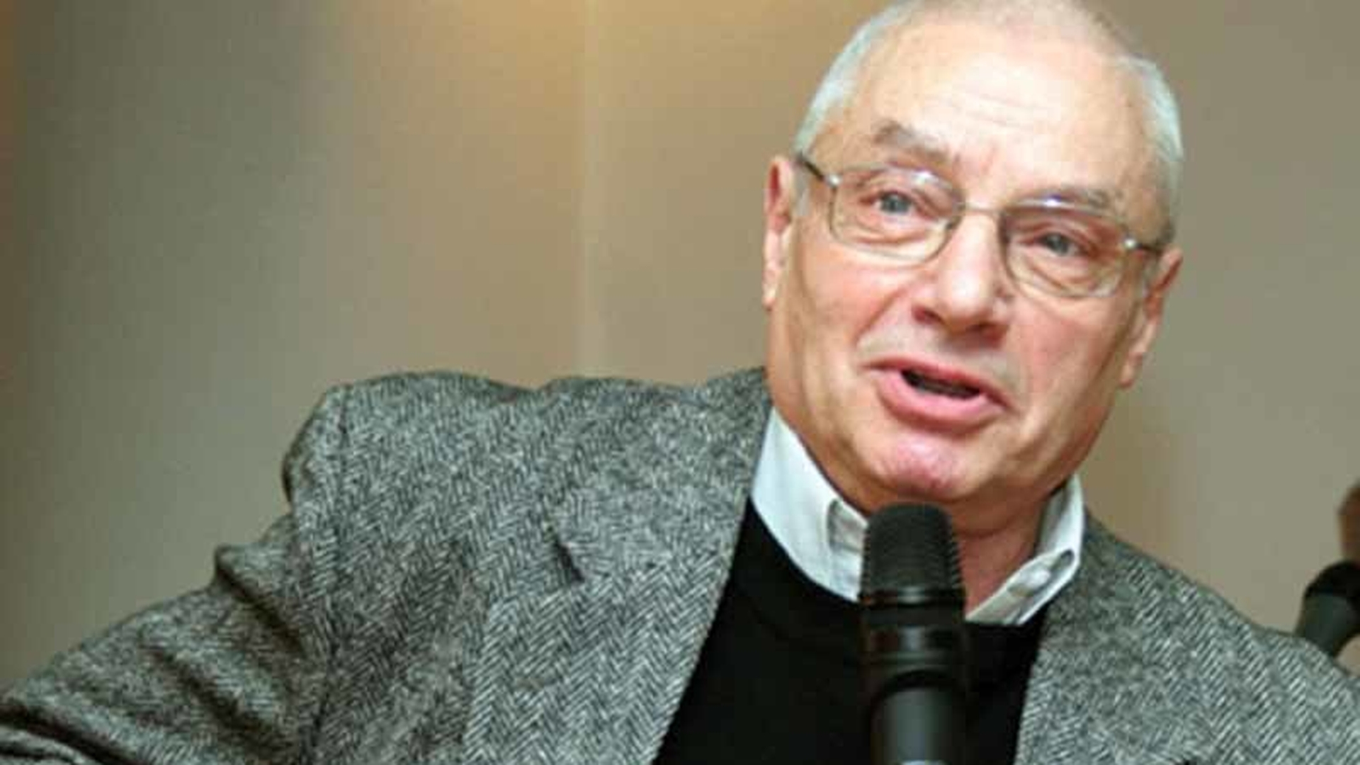 Doliu în lumea scriitorilor! Decesul a fost anunţat de ministrul Culturii