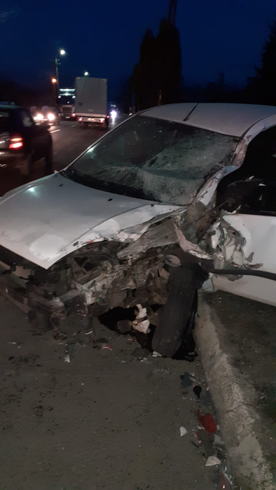 Șoferul autoturismului implicat în accident a murit la spital