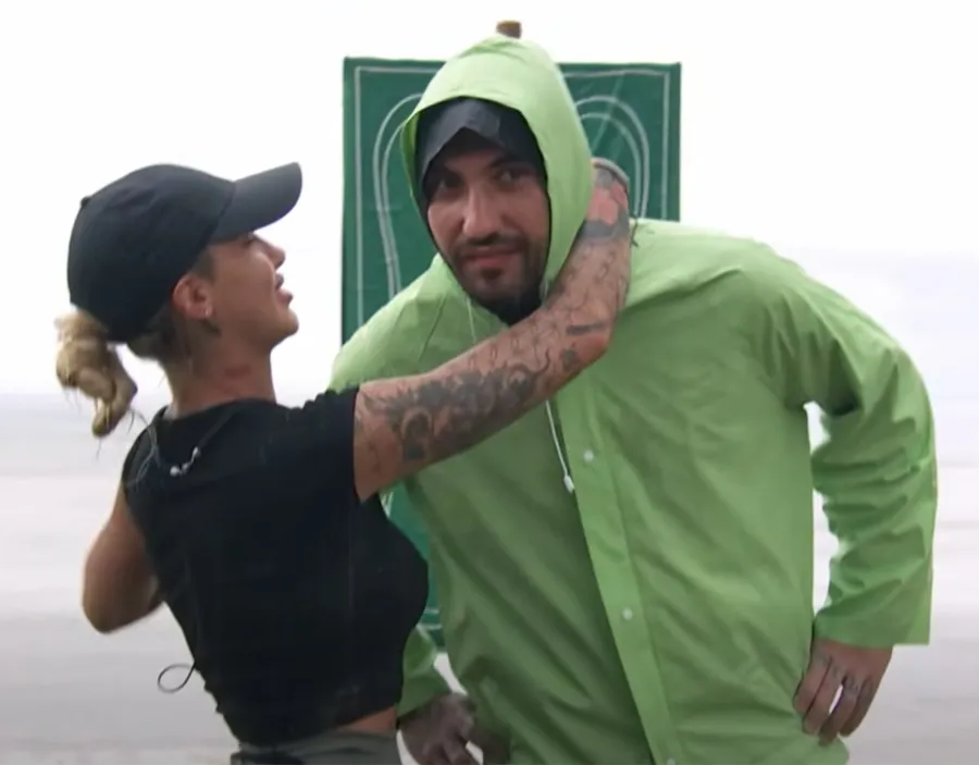 Amantlâc la Desafio. Ian a "marcat" la Delia la Desafio, dar are iubită acasă