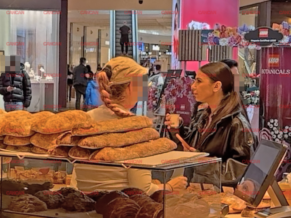Cele două au mers să cumpere croissante
